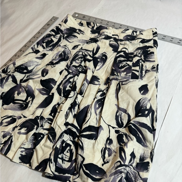 Cabo women’s size 0 white/purple/black/dark blue skirt - Picture 11 of 12